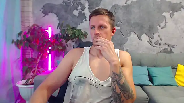 VikingChrisss live cam on Stripchat