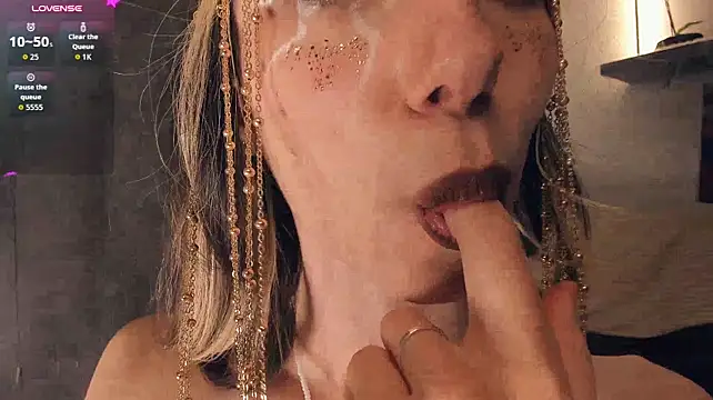 AntonettaTarring live sex cam