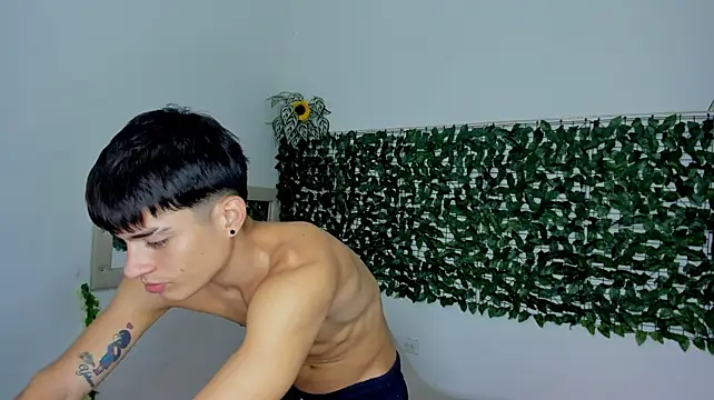 The_beby_guy live cam on Stripchat