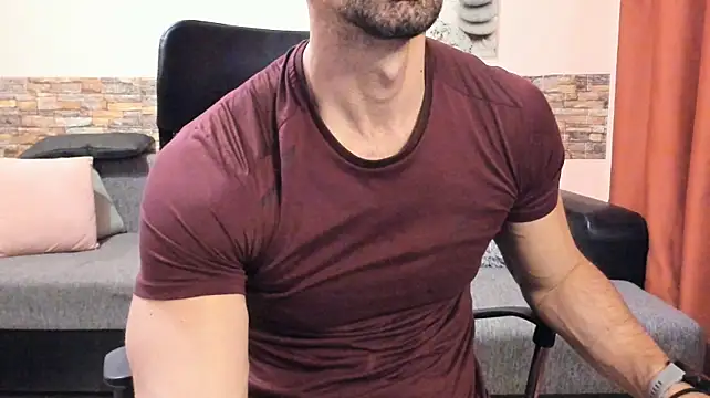 HotHunkTrainer live now