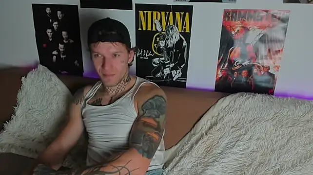 Huntall77 live now
