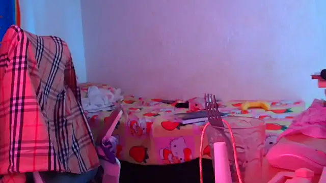 Sassa_69 live cam on Stripchat