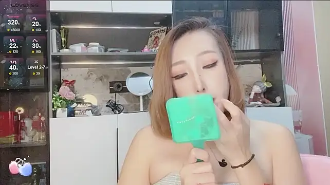 Cuqi- live cam on Stripchat