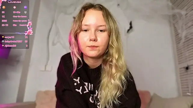 queenneee的直播畫面