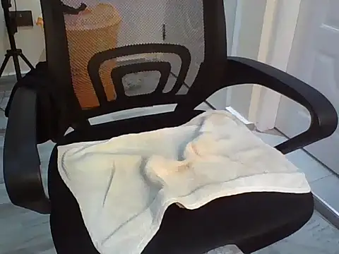 What-A-Body live cam on Stripchat