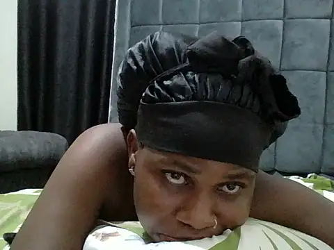 yummyy_chocolate live cam on Stripchat