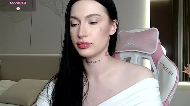 JenniferQueen11 live cam on Stripchat