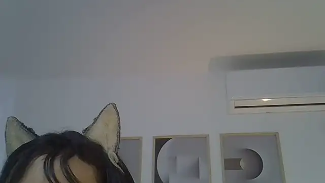 SkinnyKitten live cam
