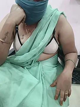 Sunithamodel35 live cam on Stripchat