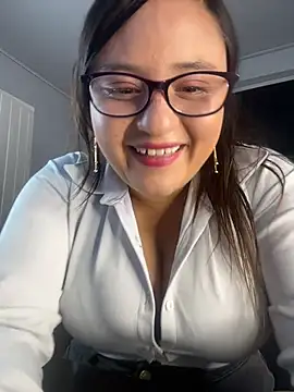 LuisAny live cam on Stripchat