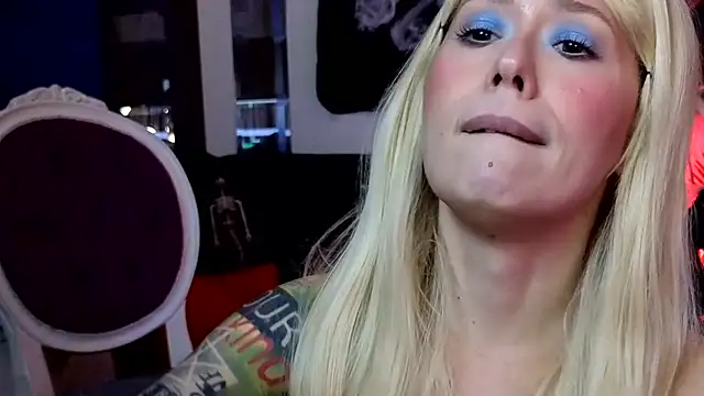 kulteacher live cam on Stripchat