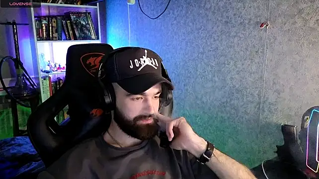 _Serious_Man live cam on Stripchat