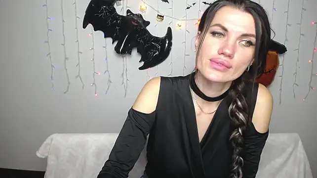 MilaLoona