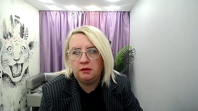 VixenVibe_ live now