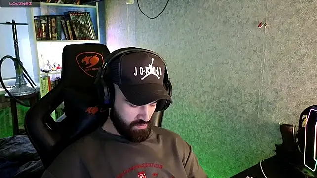 _Serious_Man live cam on Stripchat