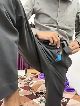 Indorecockyboy live cam on Stripchat