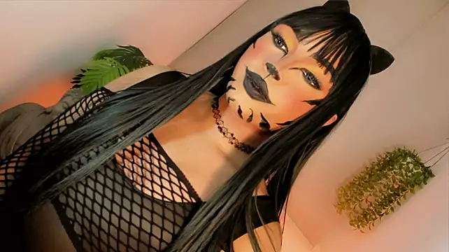 misstreslatin live cam on Stripchat