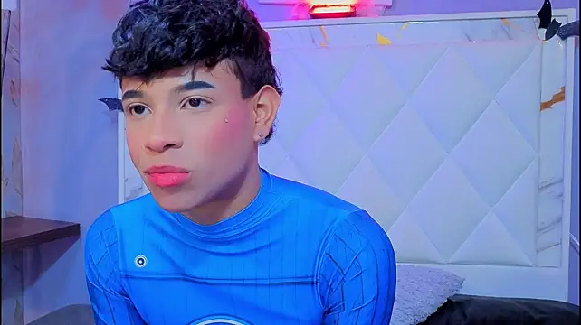 Valentino_blake live cam on Stripchat