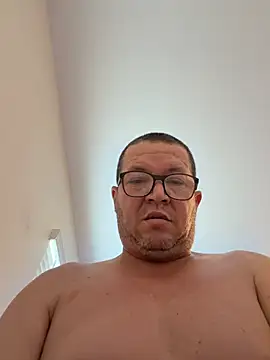 genalo50 live cam on Stripchat