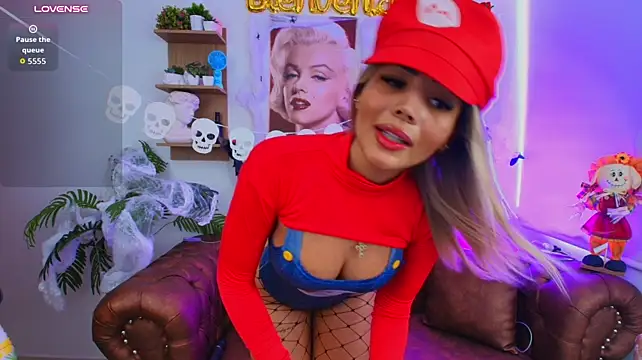 SALOOMEE__ live cam on Stripchat