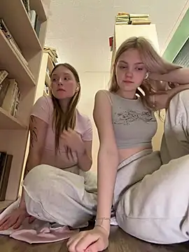 elsawhere live cam on Stripchat