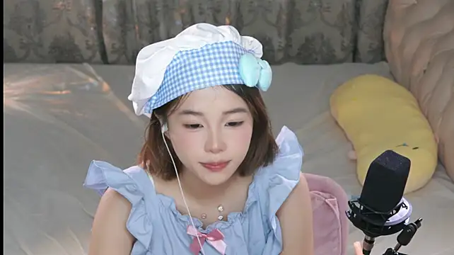 xiaolaopo live cam on Stripchat