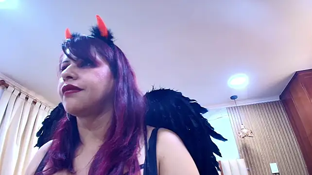 Anabella_Thompson live now