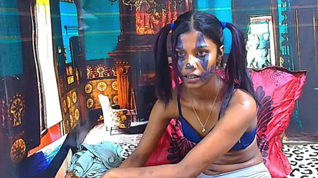IndianSilkySpice live cam on Stripchat