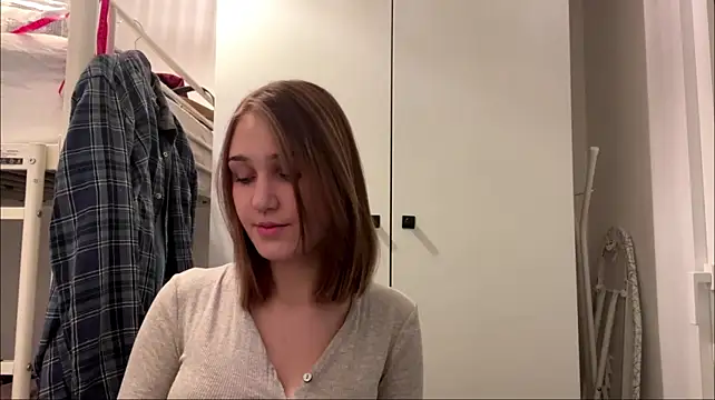 sereneglowz的直播畫面