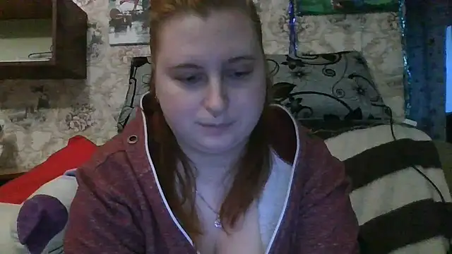 Alicia_love00 live cam on Stripchat