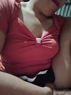 Olivia-11 live cam on Stripchat