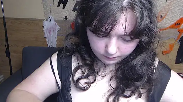 NeonilaLisova live cam on Stripchat
