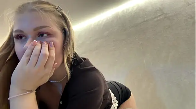 redflaggx live cam on Stripchat