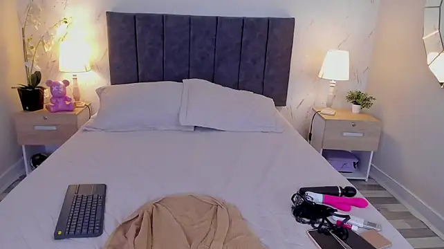Emilly_Beaumont live cam on Stripchat