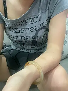 Ivy_Trix2 live cam on Stripchat