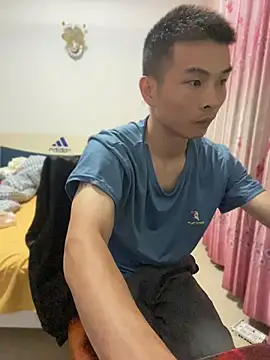 gutou001 live cam on StripChat