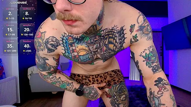 white_King9999 live cam on Stripchat