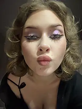KellyKeler live cam on Stripchat