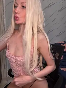 AliceeXHottie live cam on Stripchat