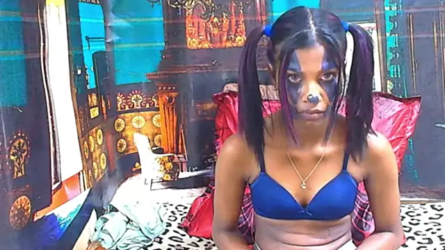 IndianSilkySpice live cam on Stripchat