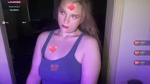 pusspuss777 live cam on Stripchat