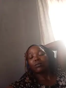 mommysmile live cam on Stripchat