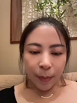 YaoYao8888 live cam on Stripchat