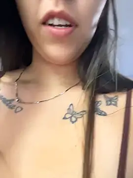 Zoee_Off1