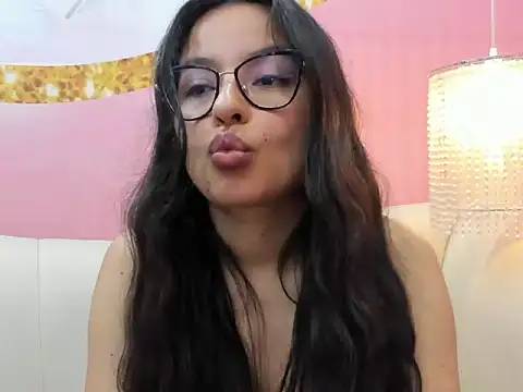 AuroraGreyy live cam on Stripchat