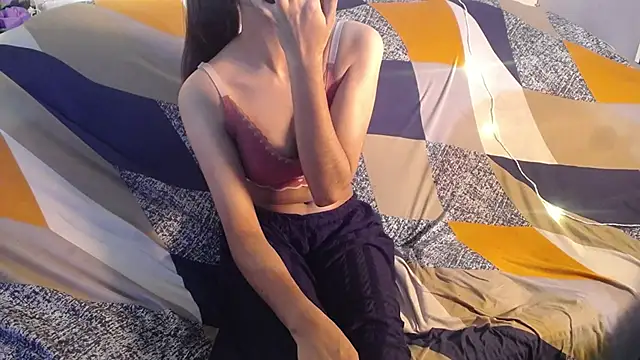 Nikki_09 live cam on Stripchat