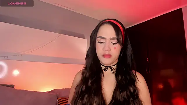 Emily_robertss1 live cam on Stripchat