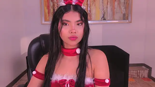 MiaLaurence