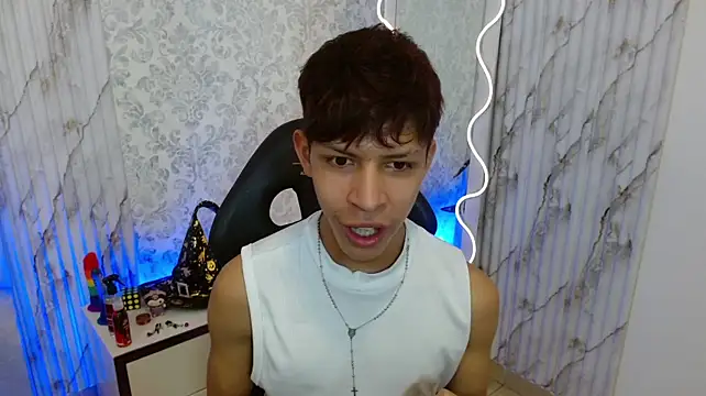 OLIIVER_TAY webcam