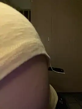 Surryy001_ live cam preview